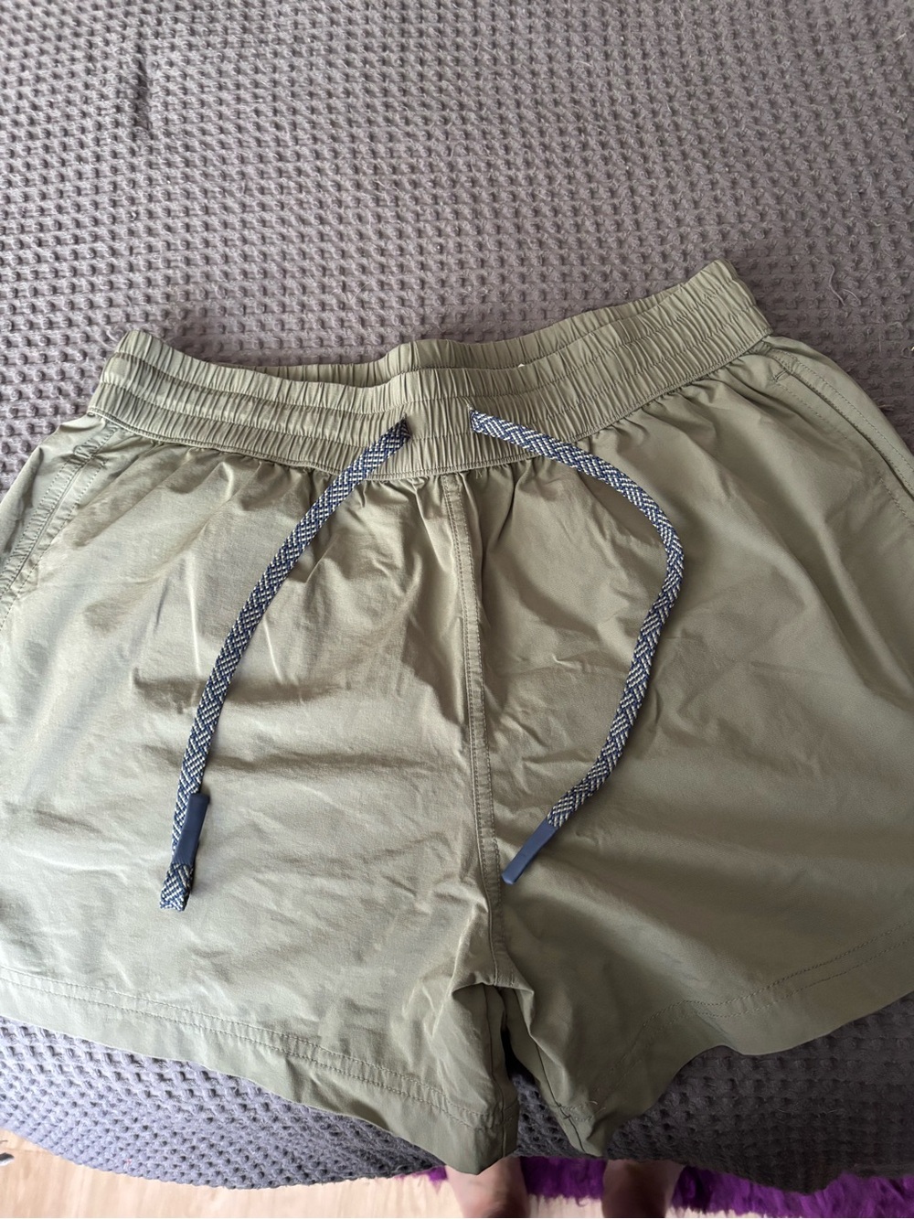 Woman’s Vapor Elemental wear Olive Drawstring Athletic ShortsSzL never worn